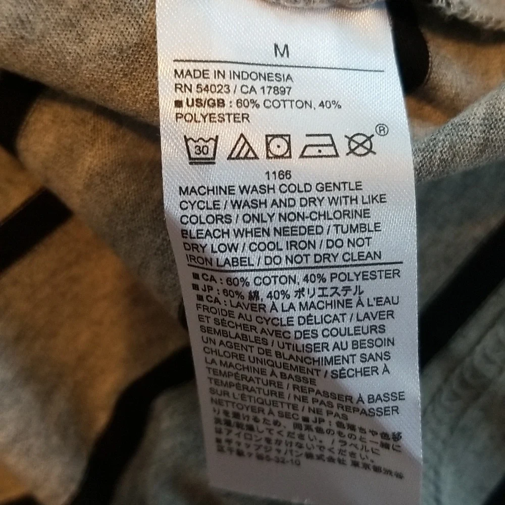 Banana Republic mens striped premium wash black gray crewneck sz M sz XL
